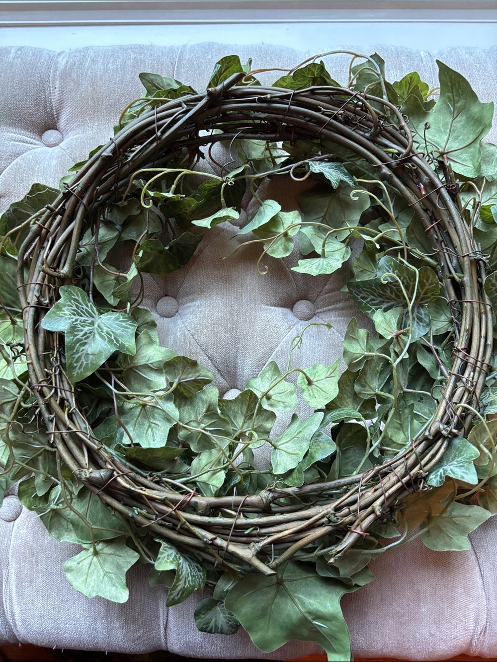 Silk grape ivy wreaths - Picture 5 of 7